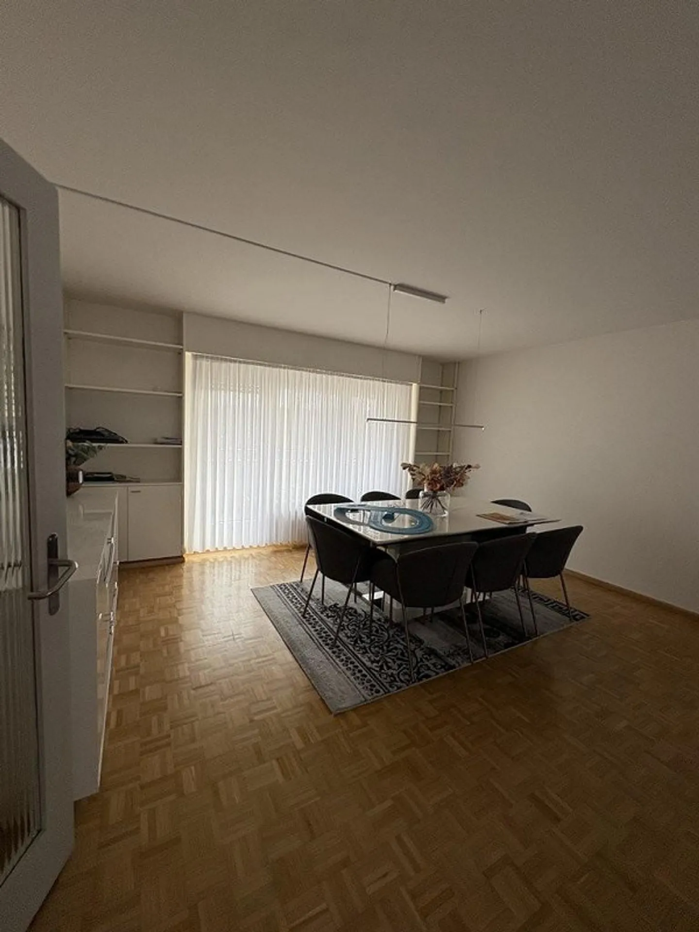 Appartamento spazioso nel cuore di Therwil - Foto 3 di 9