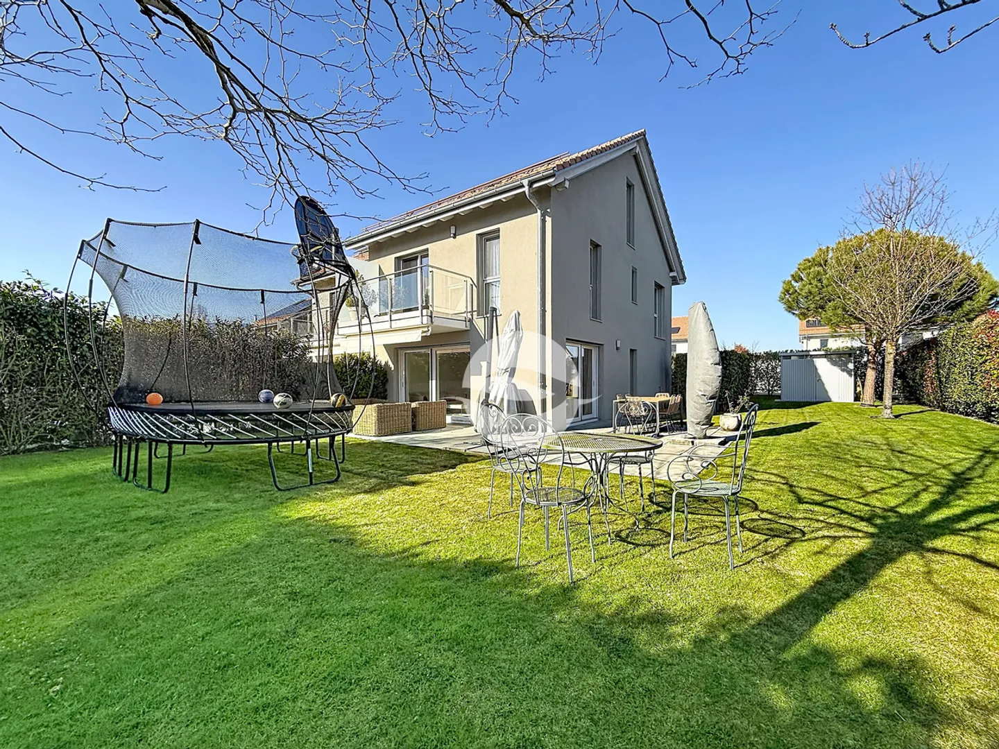 Schöne Doppelhaushälfte mit Garten - Foto 1 von 13