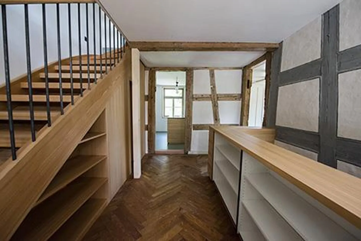 Restored 6.5-room terraced house with vaulted wine cellar and garden - Photo 3 of 14