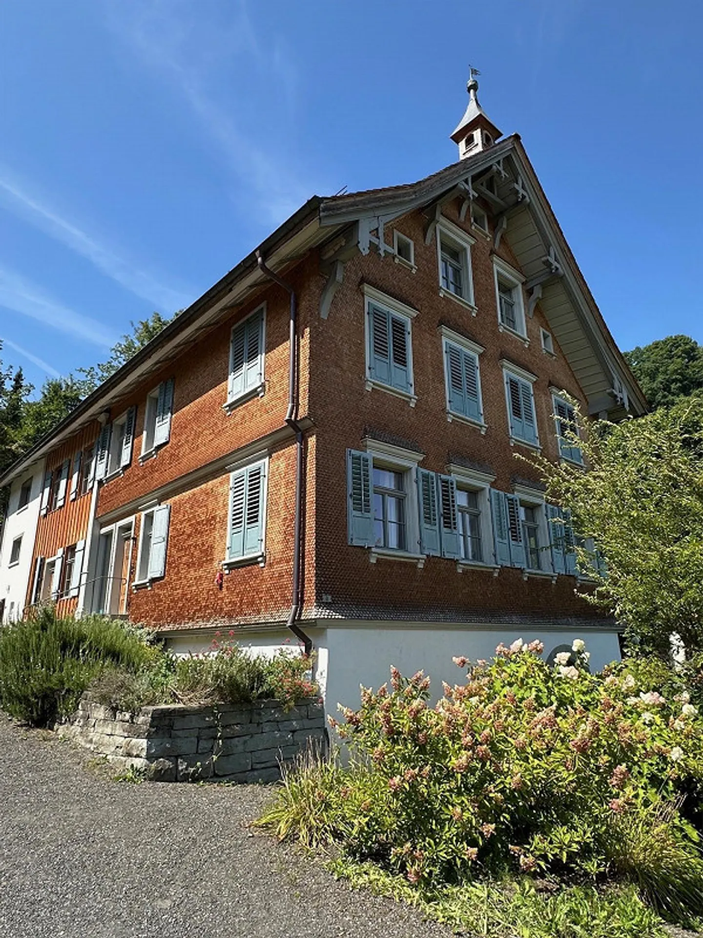 Restored 6.5-room terraced house with vaulted wine cellar and garden - Photo 4 of 14