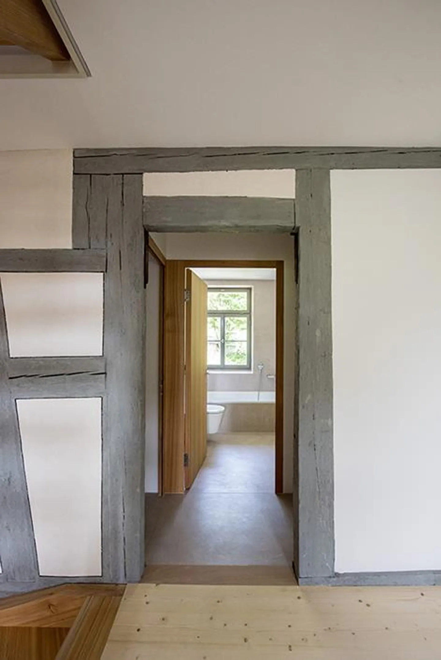 Restored 6.5-room terraced house with vaulted wine cellar and garden - Photo 10 of 14