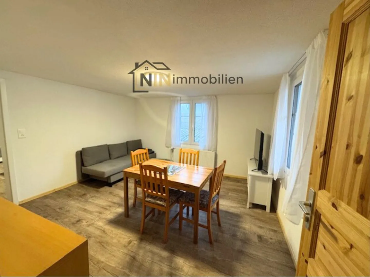 SOFORT BEZUGSBEREIT UND MÖBLIERT - Foto 2 di 7