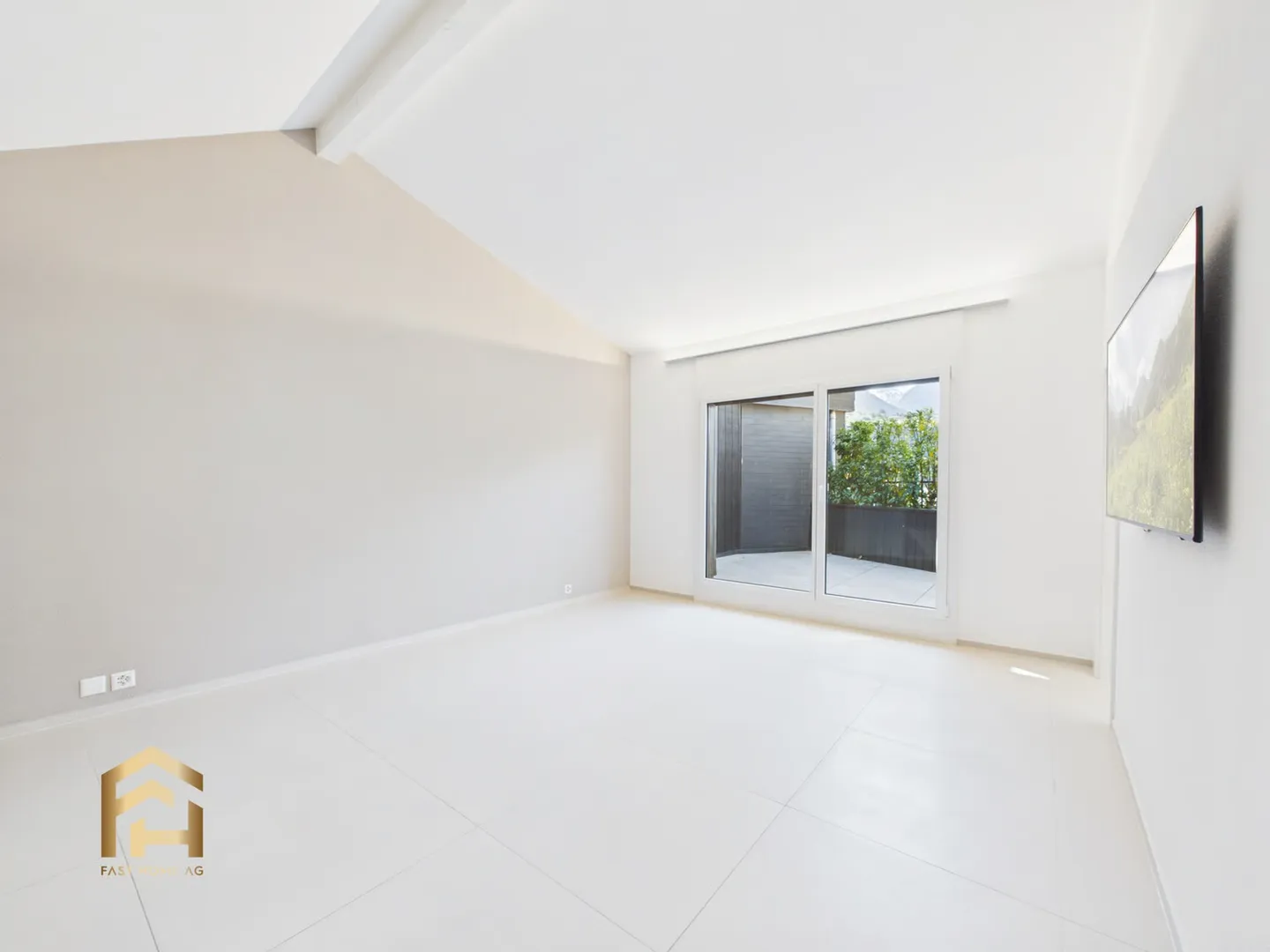 Above the rooftops of Naters - Modern penthouse apartment with exclusive kitchen - Photo 10 of 13