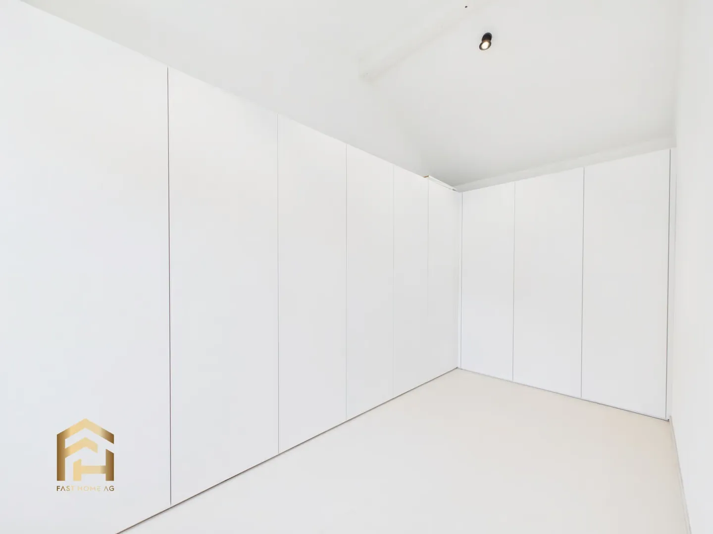 Above the rooftops of Naters - Modern penthouse apartment with exclusive kitchen - Photo 11 of 13