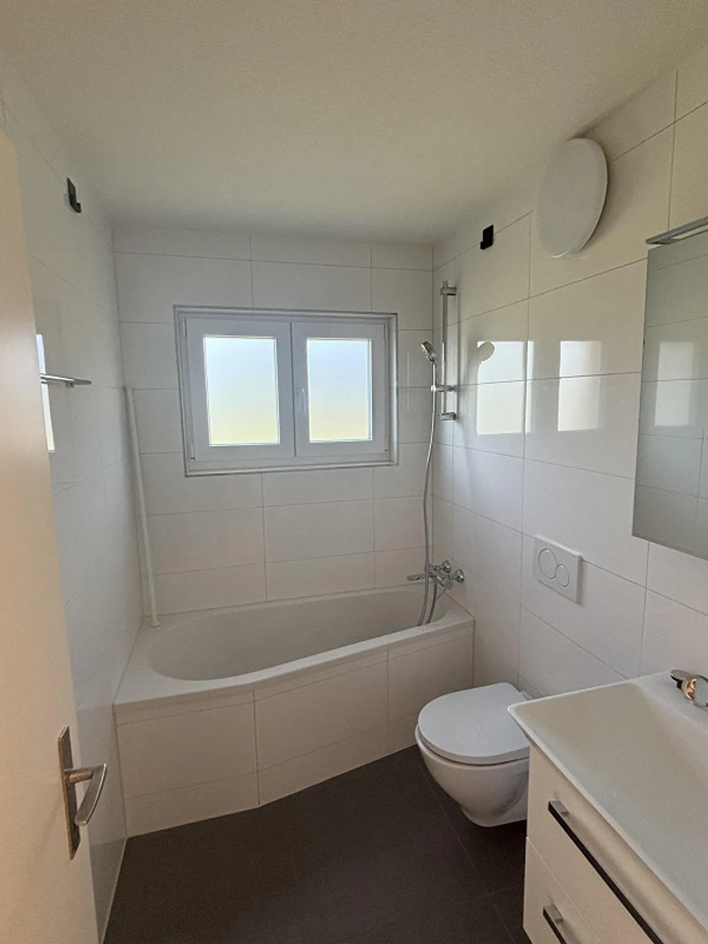 Appartement lumineux de 4.5 pièces avec une belle vue sur la verdure - Photo 9 sur 12
