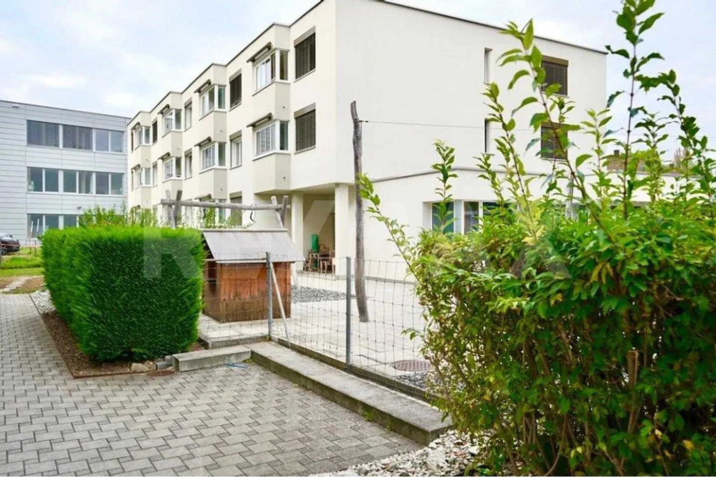 Charming 3.5 Room Apartment with Potential in Wohlen AG! - Photo 2 of 11