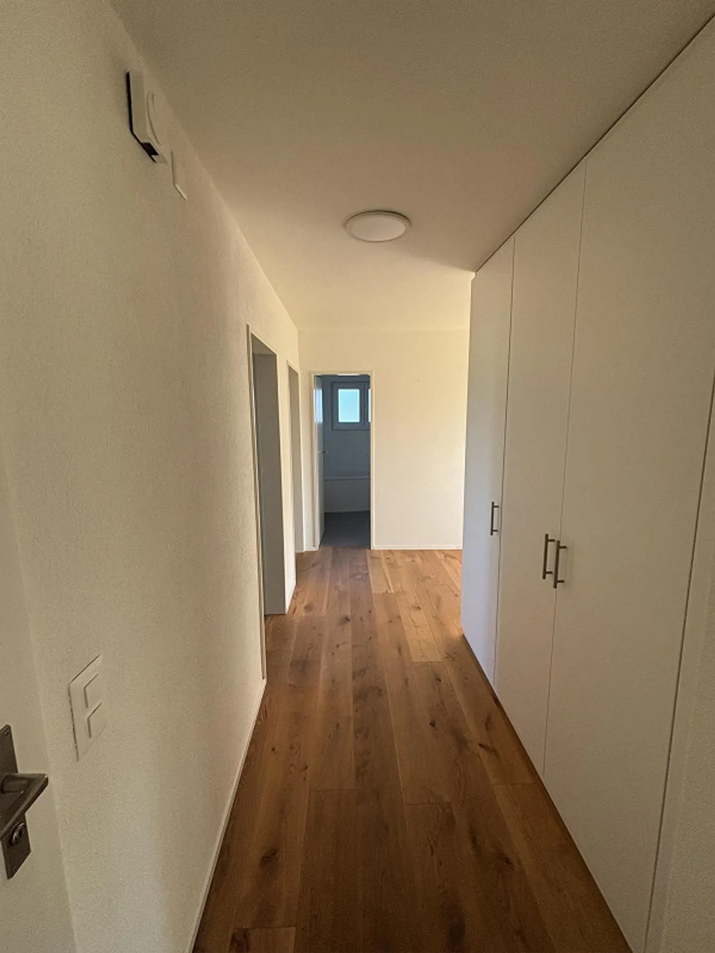 Appartement lumineux de 4.5 pièces avec une belle vue sur la verdure - Photo 11 sur 12