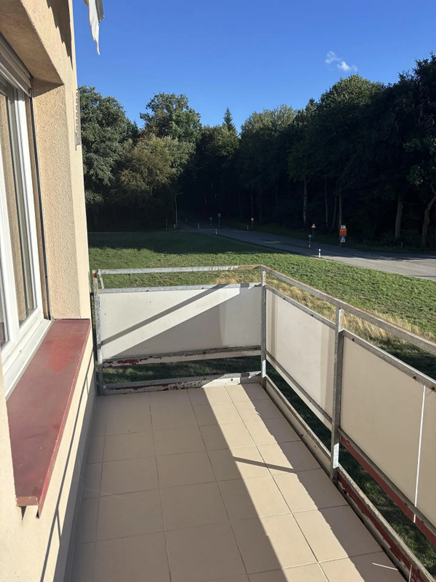 Appartement lumineux de 4.5 pièces avec une belle vue sur la verdure - Photo 12 sur 12