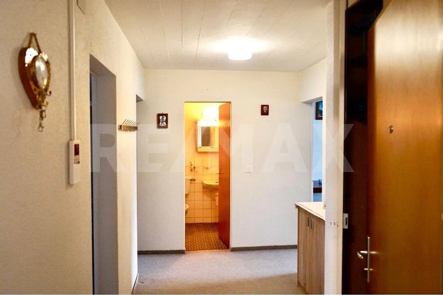 Charming 3.5 Room Apartment with Potential in Wohlen AG! - Photo 3 of 11