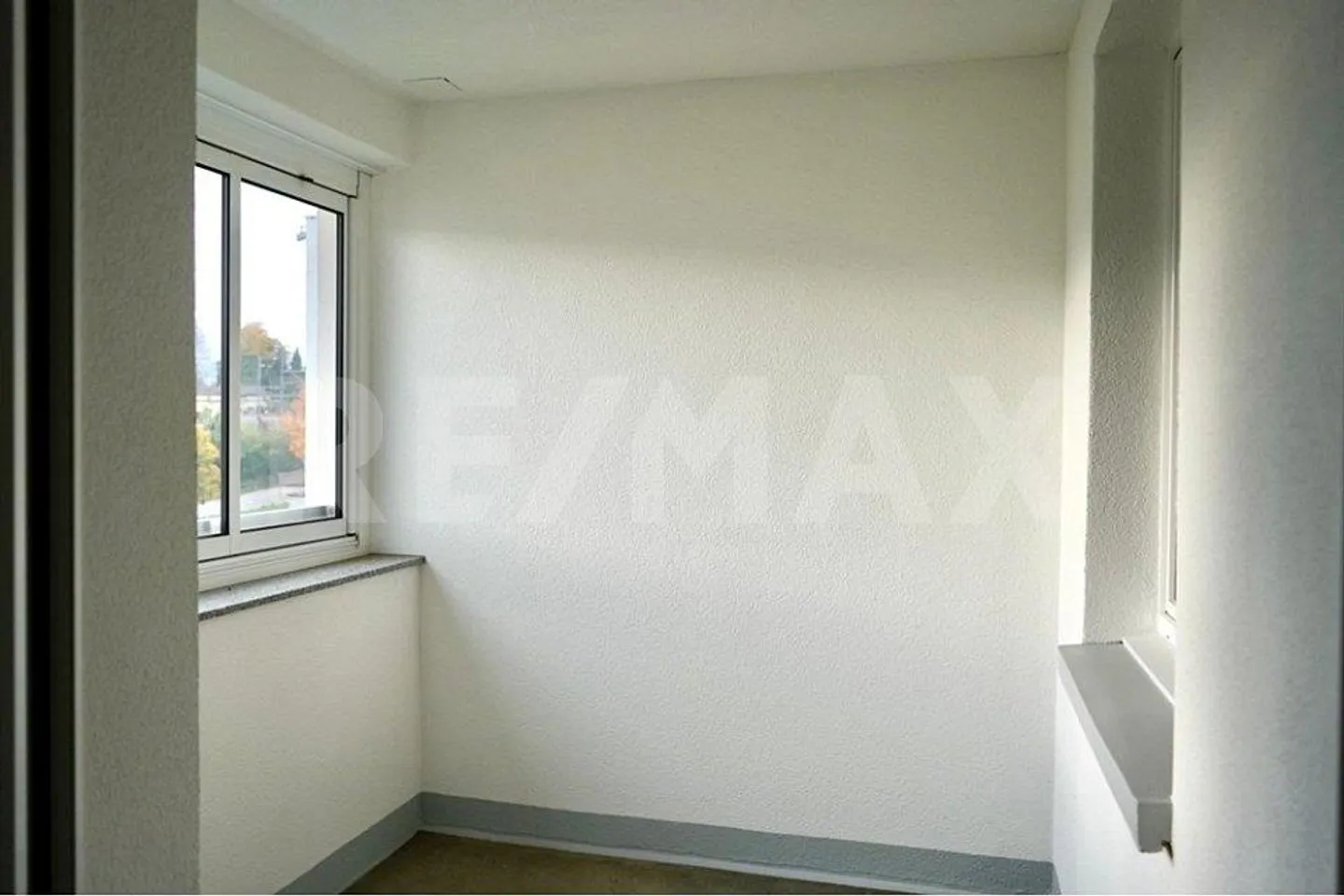 Charming 3.5 Room Apartment with Potential in Wohlen AG! - Photo 5 of 11
