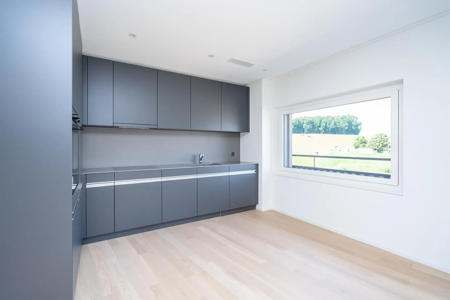 Modernes Apartment mit Balkon - Foto 2 von 11