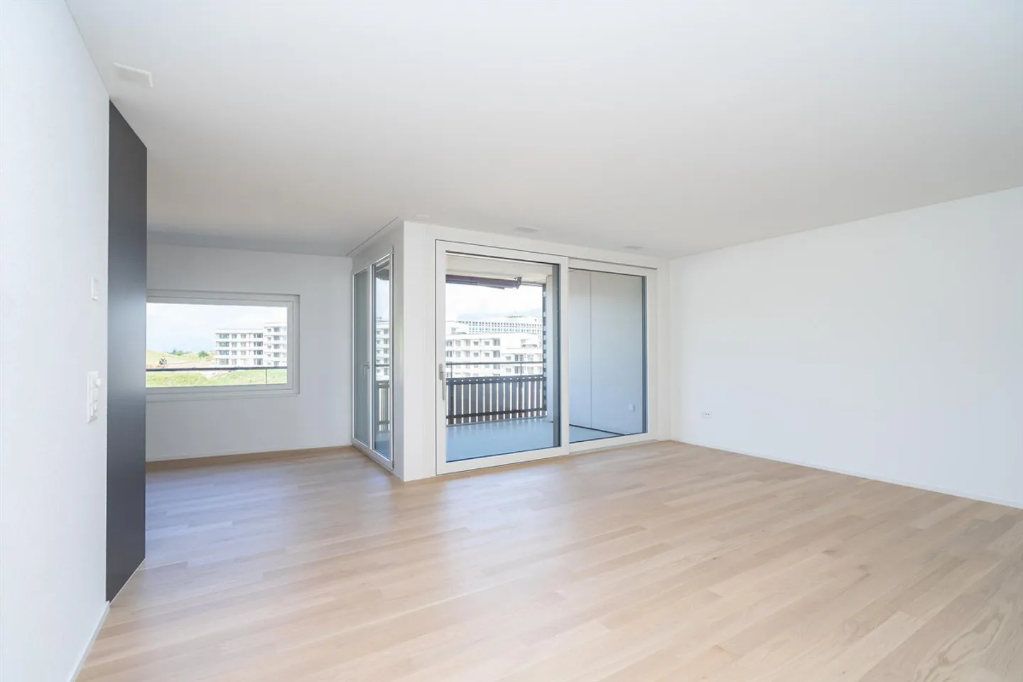 Modernes Apartment mit Balkon - Foto 4 von 11