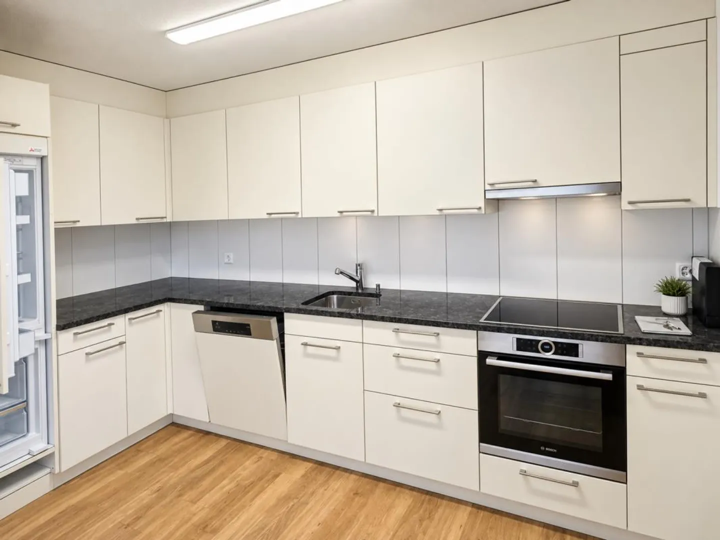 Appartement lumineux de 2,5 pièces à louer - Photo 3 sur 7