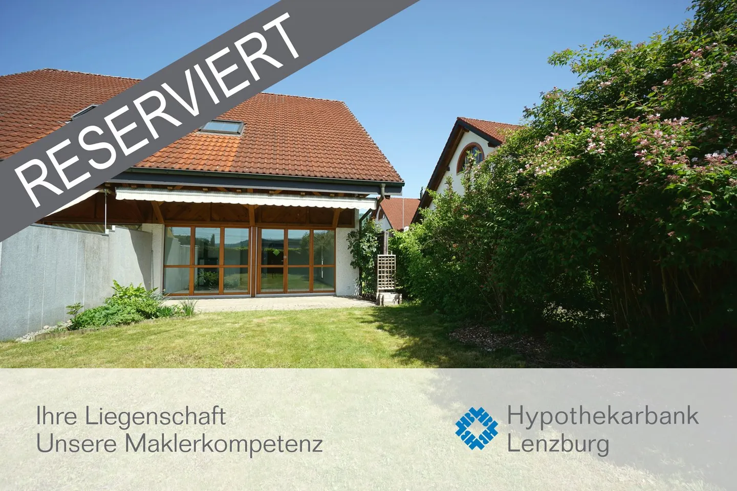 Well-maintained 5.5-room semi-detached house with plenty of space in a family-friendly location - Photo 1 of 24