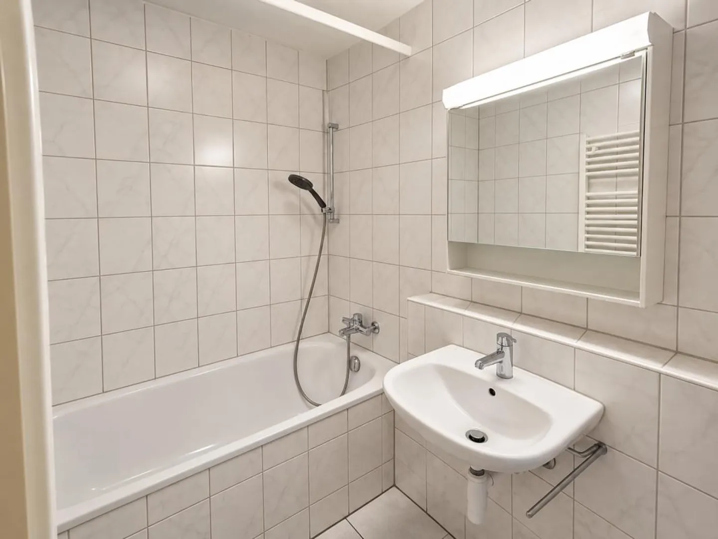 Appartement lumineux de 2,5 pièces à louer - Photo 6 sur 7