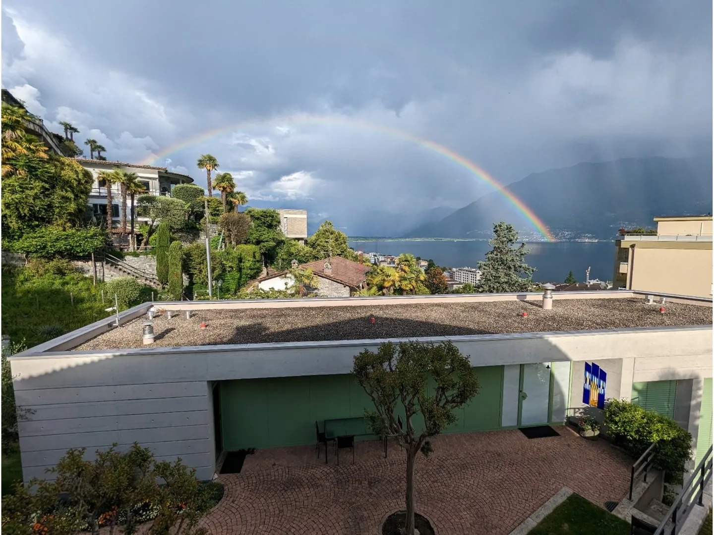 Geräumiges Familienhaus mit Seeblick - Foto 8 von 13