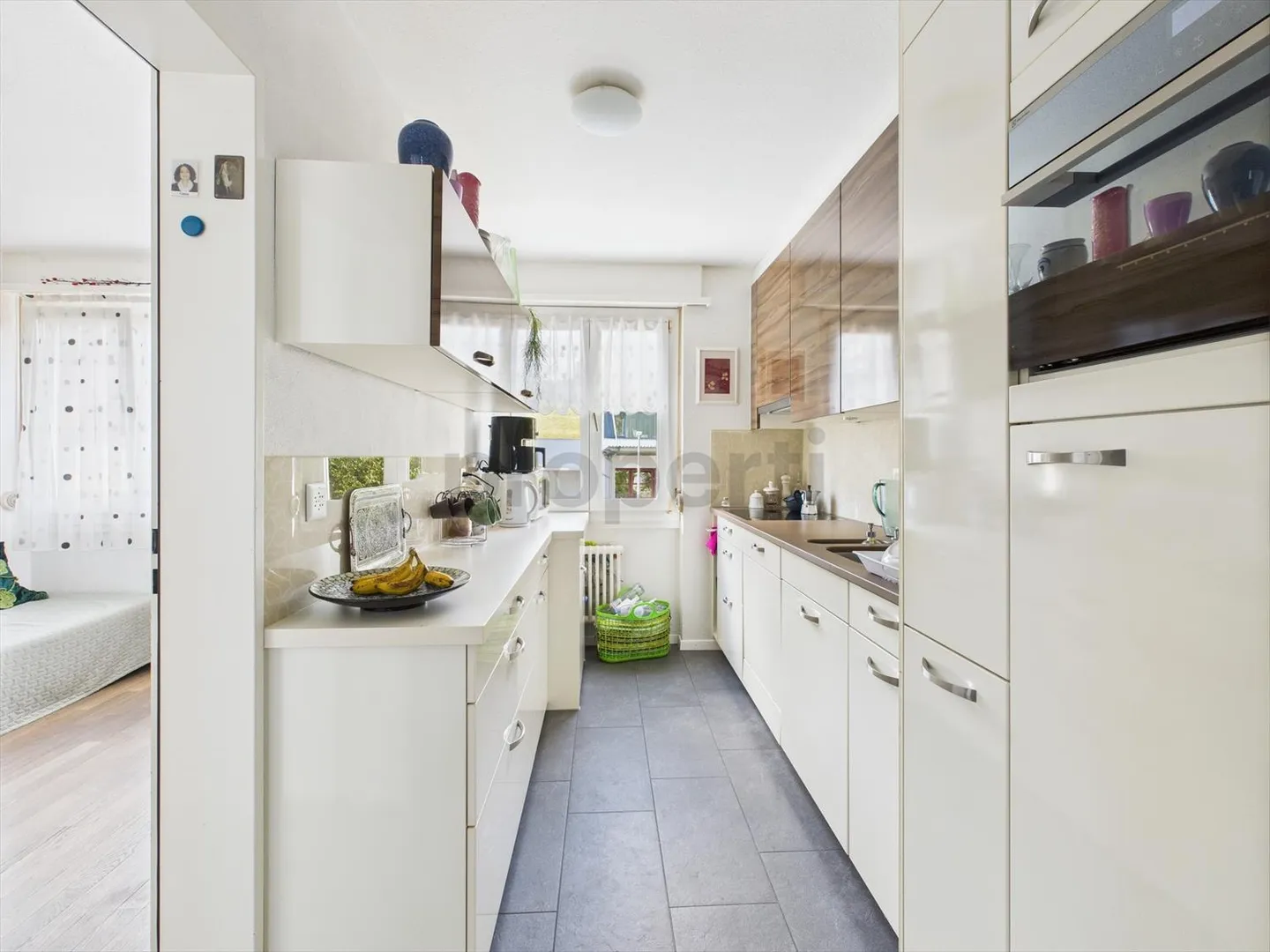 Exclusive 4.5 Room Apartment with Comfort and Quality of Life - Photo 4 of 12