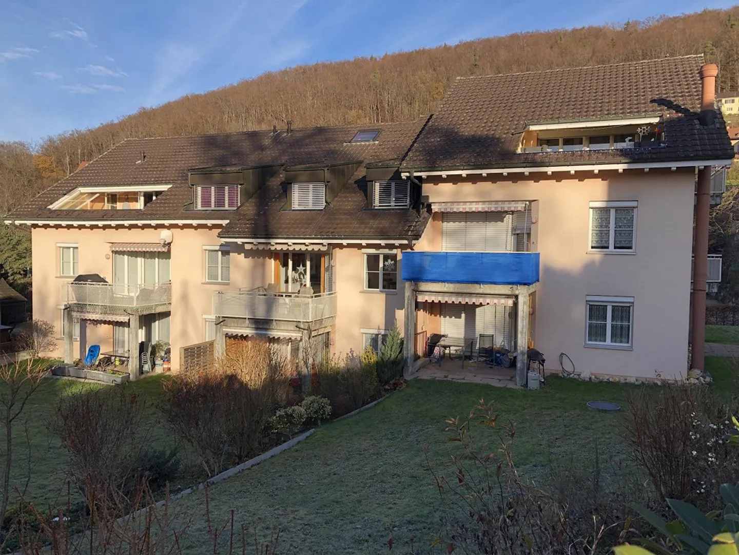 Spacious, quiet 2.5-room apartment with balcony - Photo 1 of 10