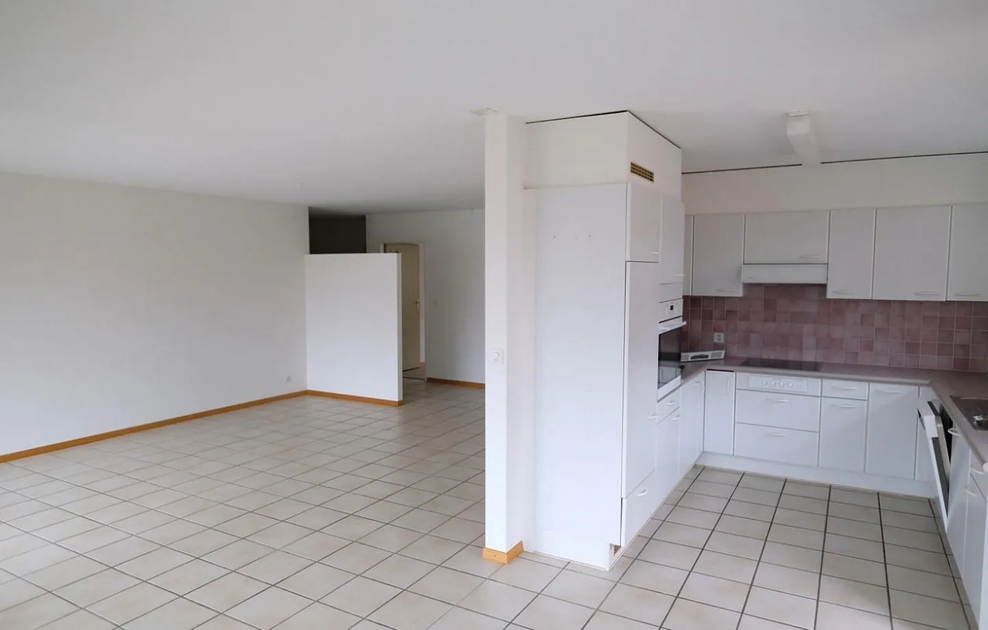 Spacious, quiet 2.5-room apartment with balcony - Photo 4 of 10