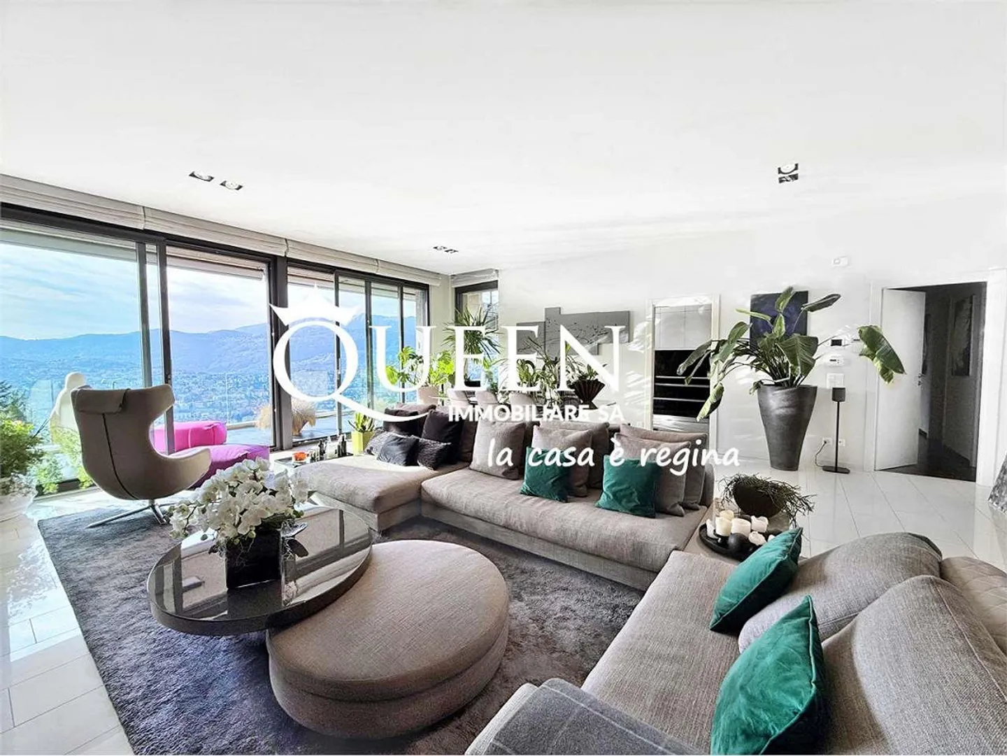 Aldesago : Penthouse avec 5,5 pièces, 320 m², terrasse sur le toit, jacuzzi, vue sur le lac - Photo 1 sur 13
