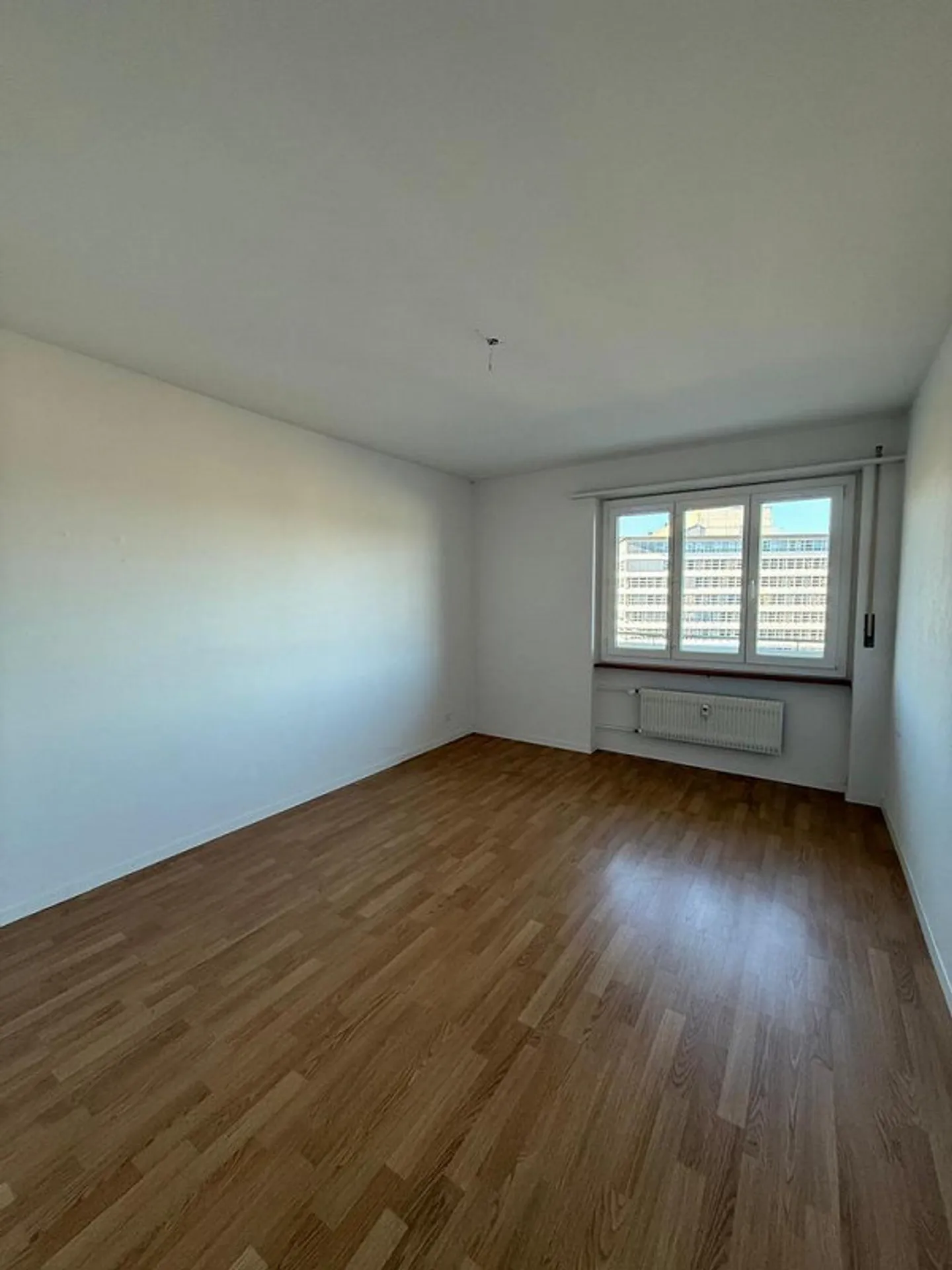 Spacious 5-room apartment next to Liebefeld Park - Photo 4 of 12
