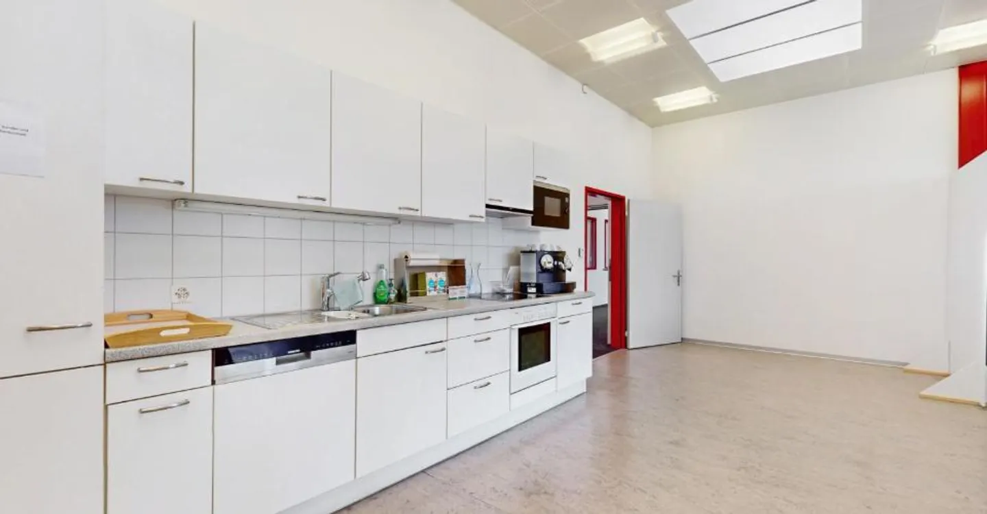 Flexible spaces with various usage options in a conveniently located area - Photo 5 of 7