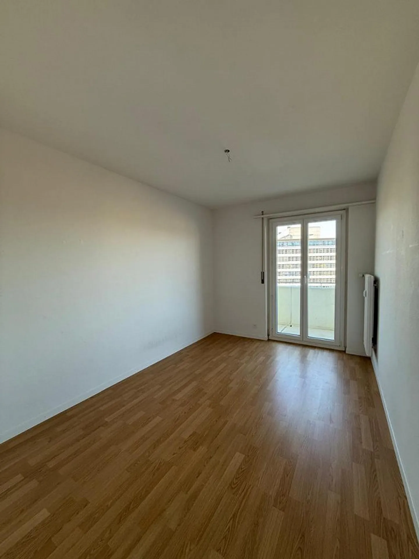 Spacious 5-room apartment next to Liebefeld Park - Photo 8 of 12