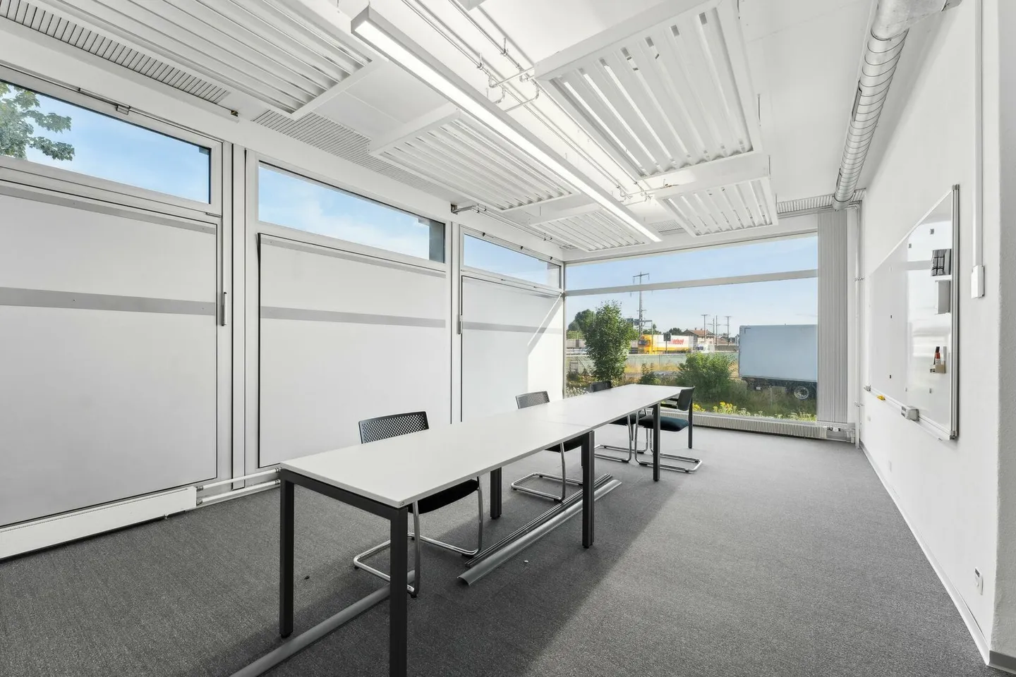 Office space for rent - Photo 10 of 11