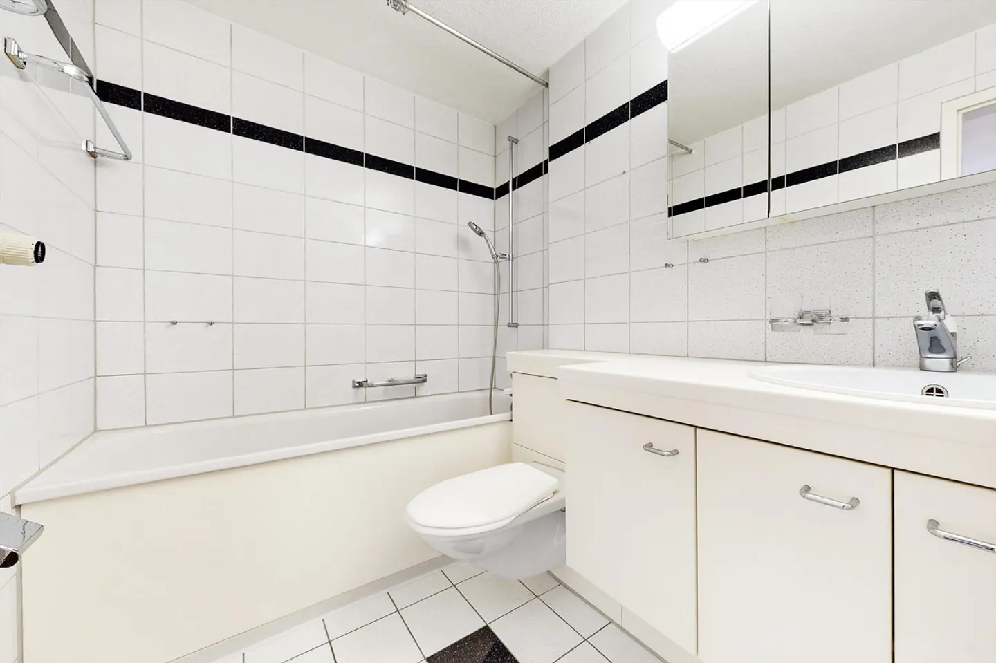 Attractive apartment with balcony in the sought-after Matthof district - Photo 5 of 6