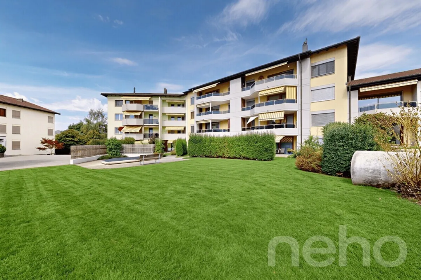 Appartement spacieux de 5,5 pièces avec 2 balcons et ascenseur - Photo 1 sur 12