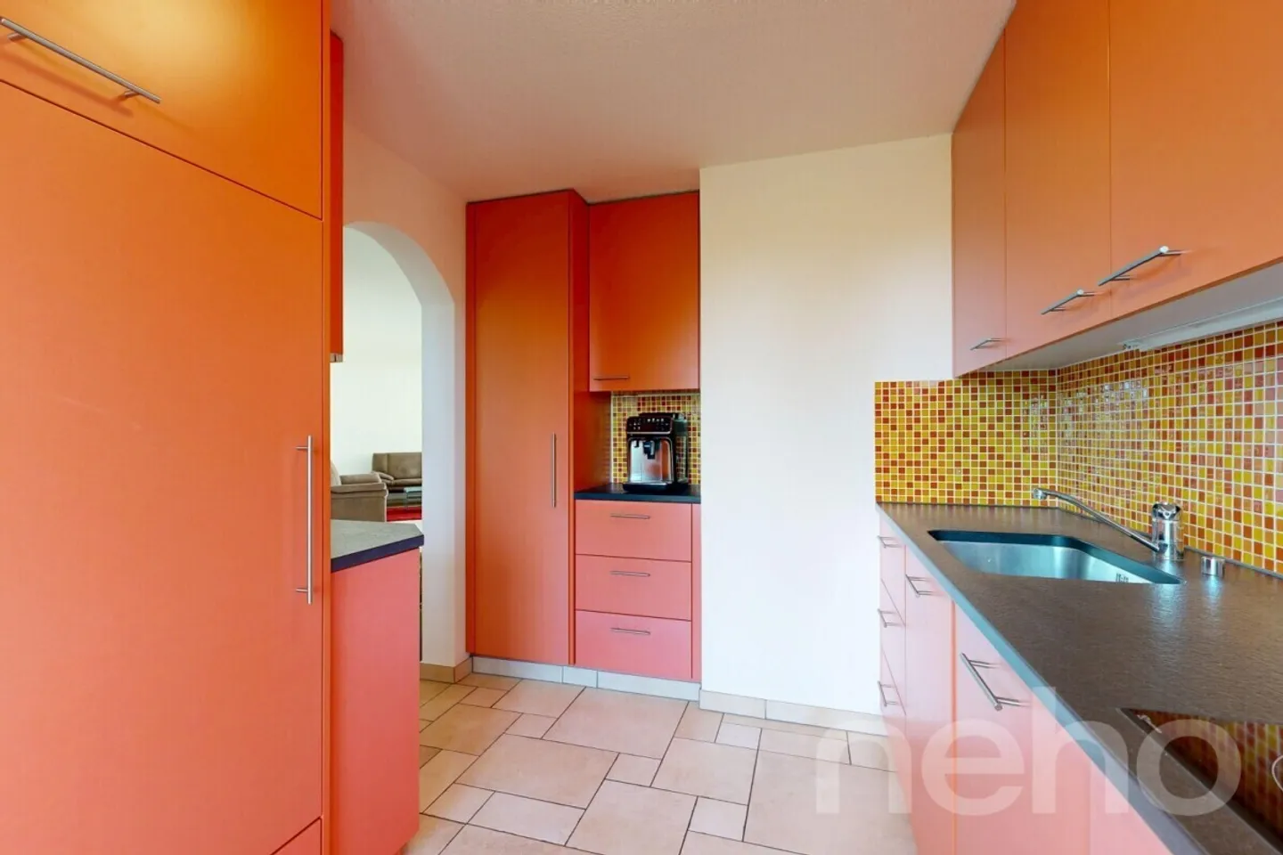 Appartement spacieux de 5,5 pièces avec 2 balcons et ascenseur - Photo 2 sur 12