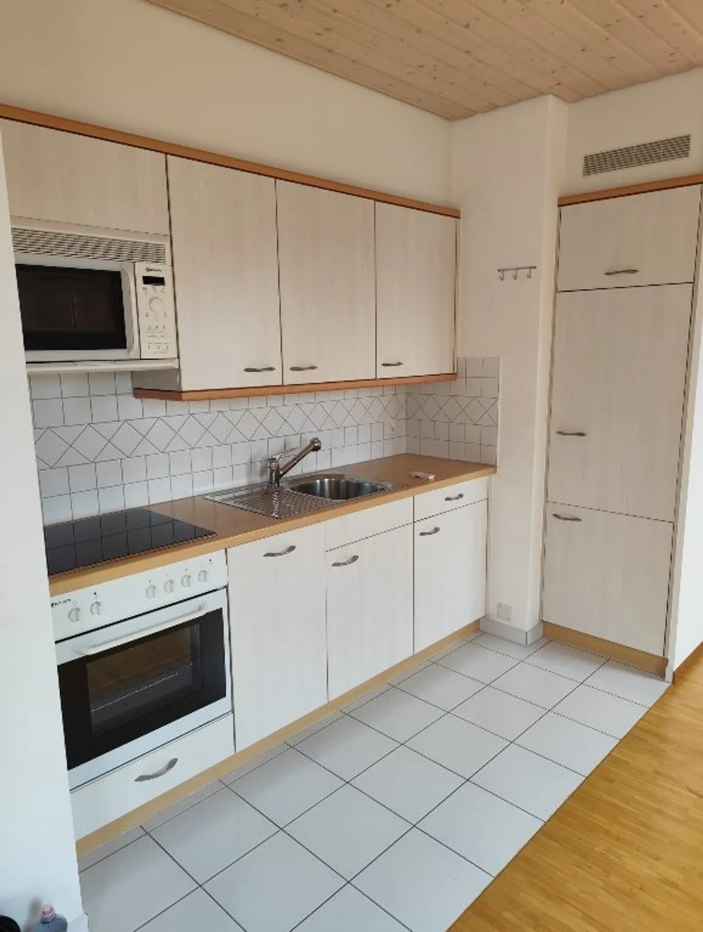 Schöne 1,5-Zimmer-Wohnung im Dachgeschoss - 56 m2 - Foto 2 von 6