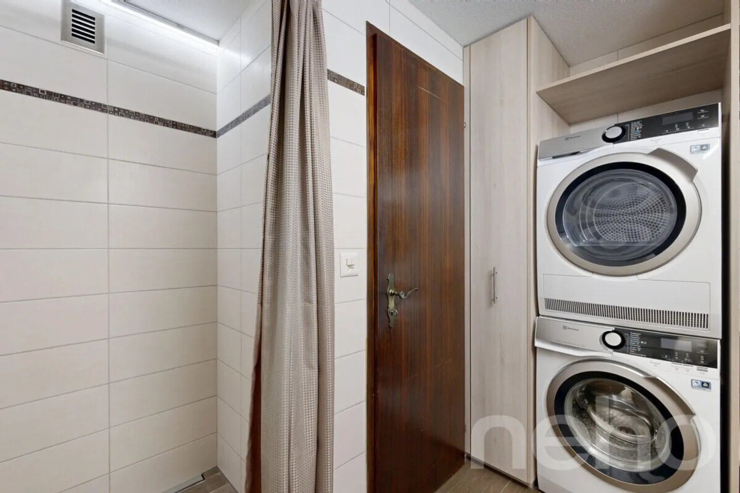 Appartement spacieux de 5,5 pièces avec 2 balcons et ascenseur - Photo 8 sur 12