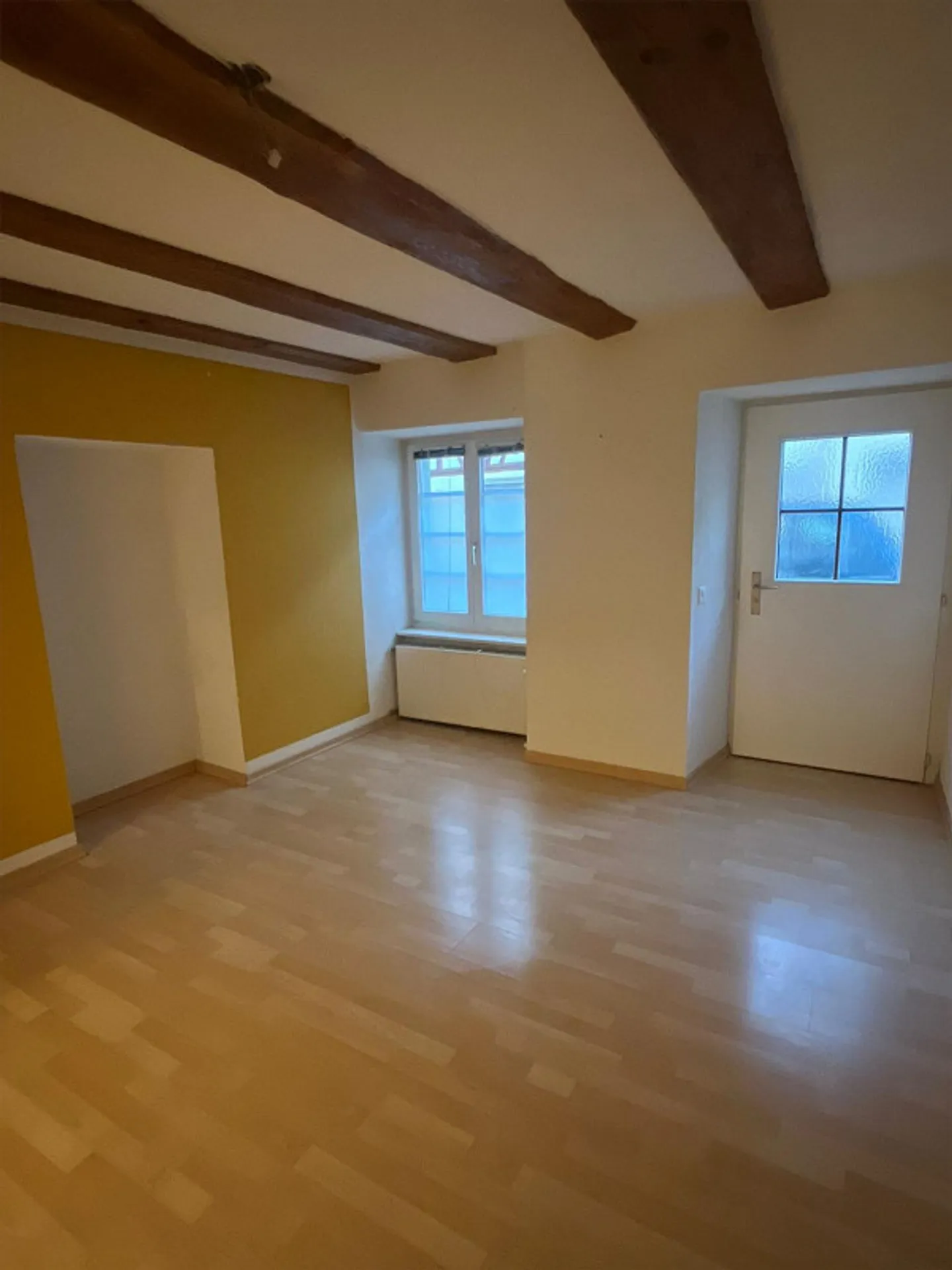 Charmante appartement neuf de 2,5 pièces dans un endroit calme de Neunkirch - Photo 3 sur 7