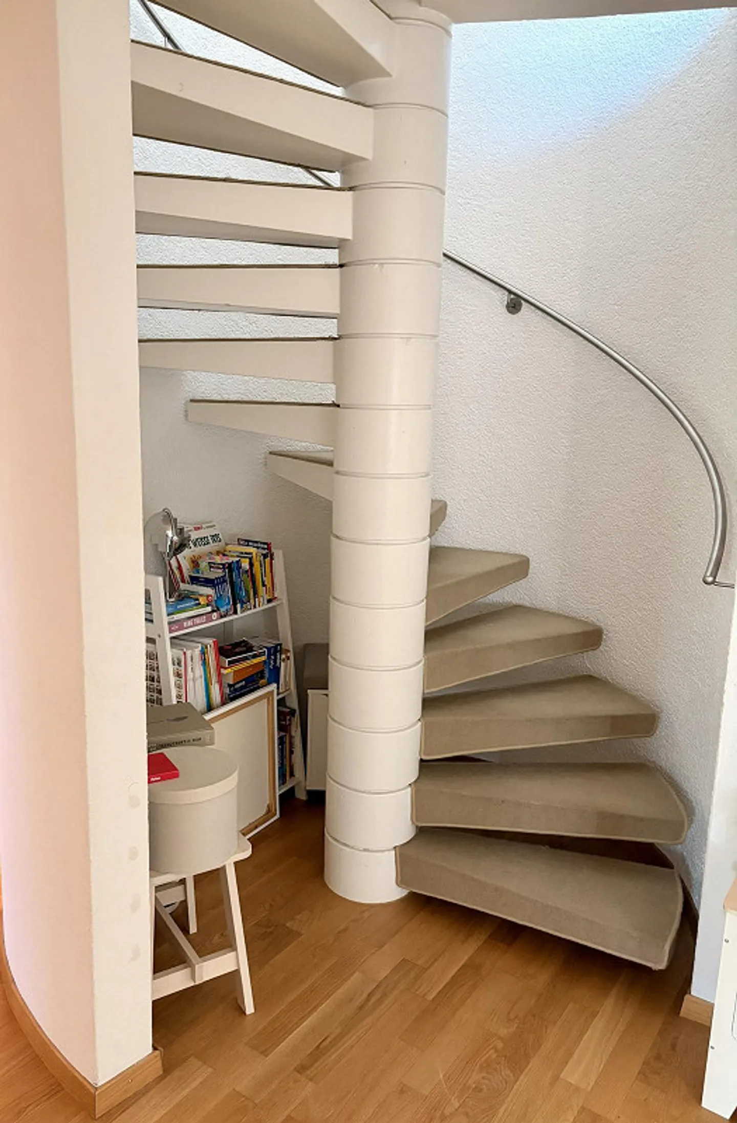 Appartement en duplex 4.5 avec grande terrasse sur le toit et vue sur le lac - Photo 6 sur 9