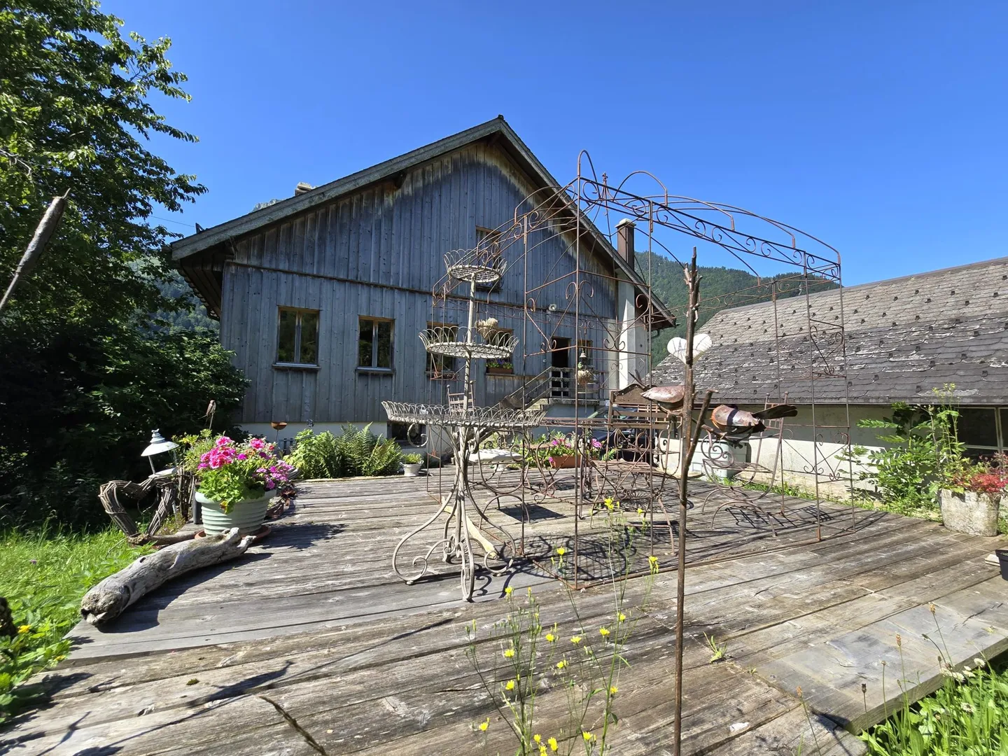 Magnifique bâtiment du 19ème siècle avec espace commercial - Photo 1 sur 16