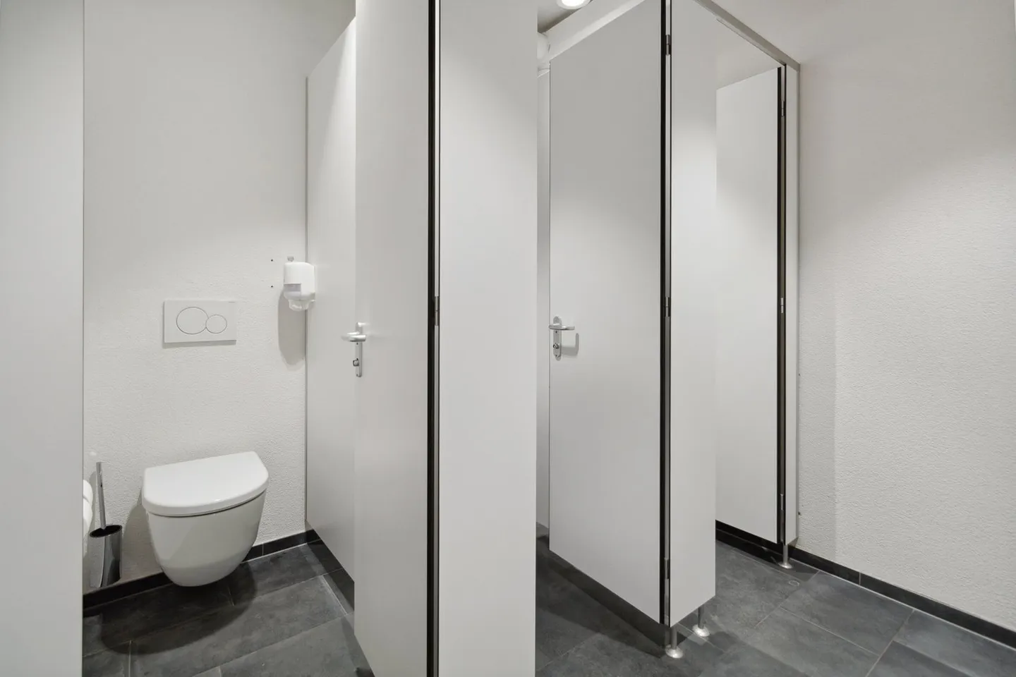 Bureau individuel moderne récemment rénové - Photo 4 sur 7