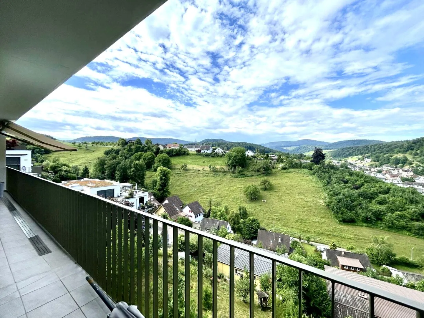 Unique 5.5-room apartment with panoramic views in Hölstein! - Photo 15 of 18
