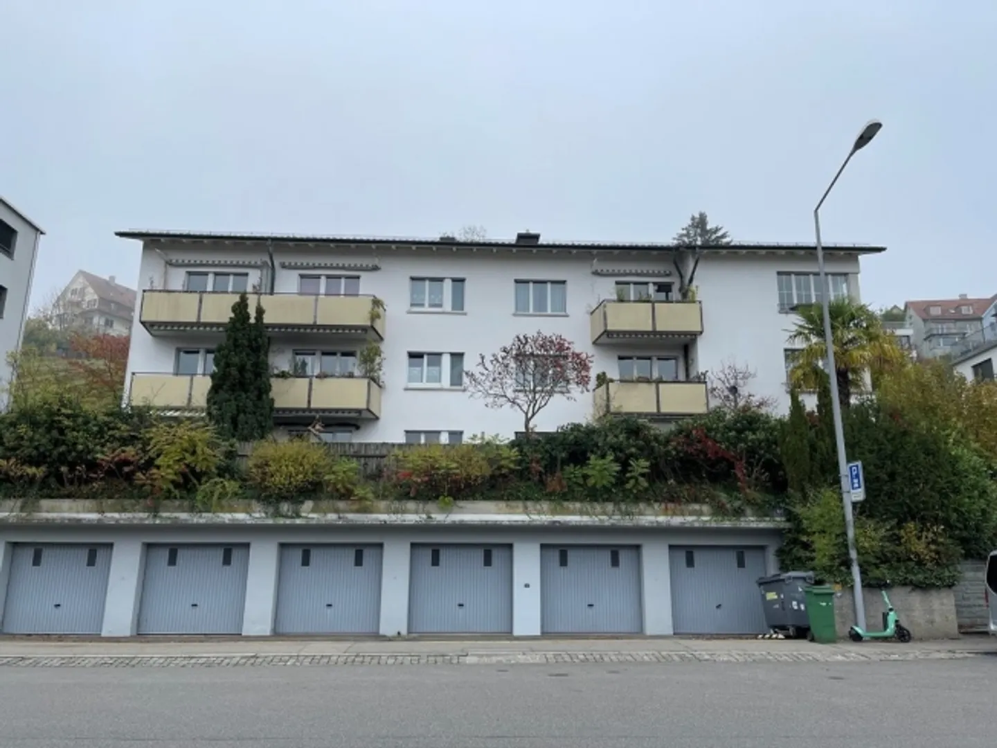 Appartamento attraente con 2 camere in una bella posizione a Zurigo-Höngg - Foto 1 di 10