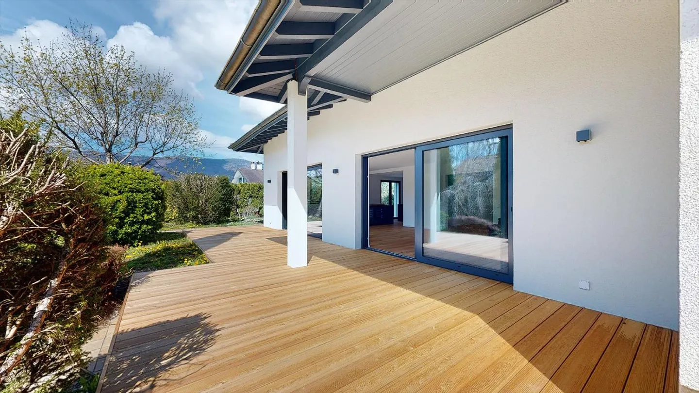 Detached House - Photo 4 of 13