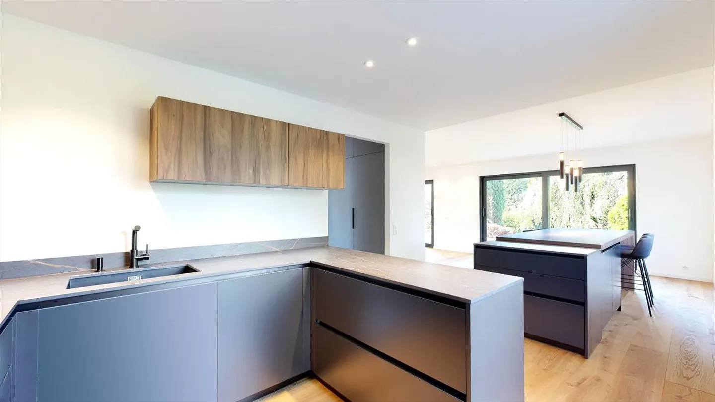 Detached House - Photo 5 of 13
