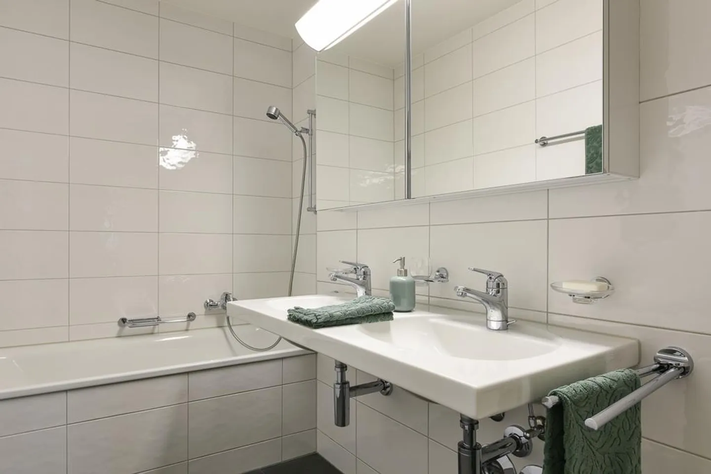 Modern apartment in a quiet location - Photo 5 of 6