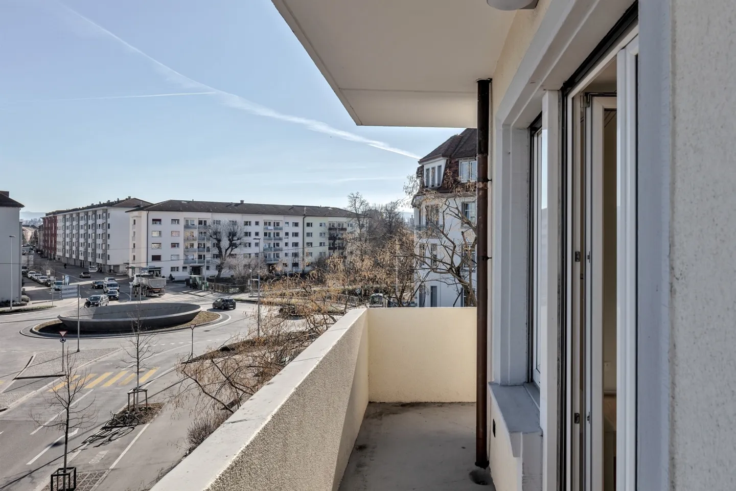 RENT WITHOUT DEPOSIT - Elegant Living in Basel - Photo 6 of 10