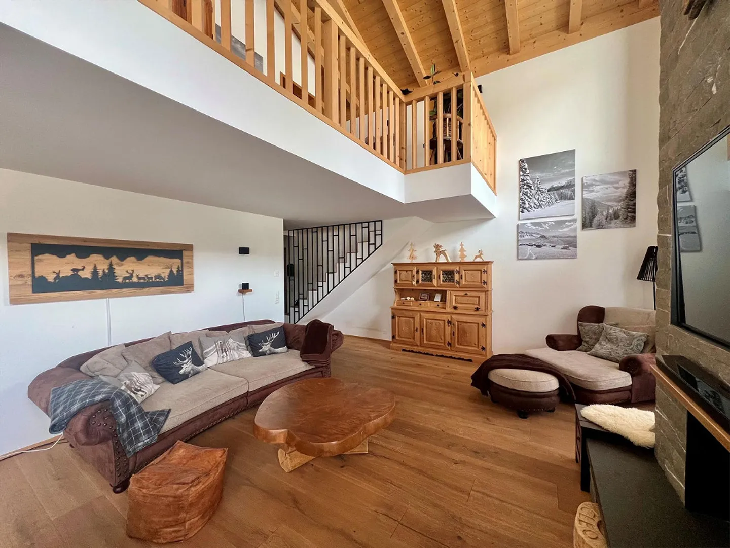 Moderno appartamento duplex di 5,5 stanze con flair alpino a Davos Platz - Foto 2 di 8