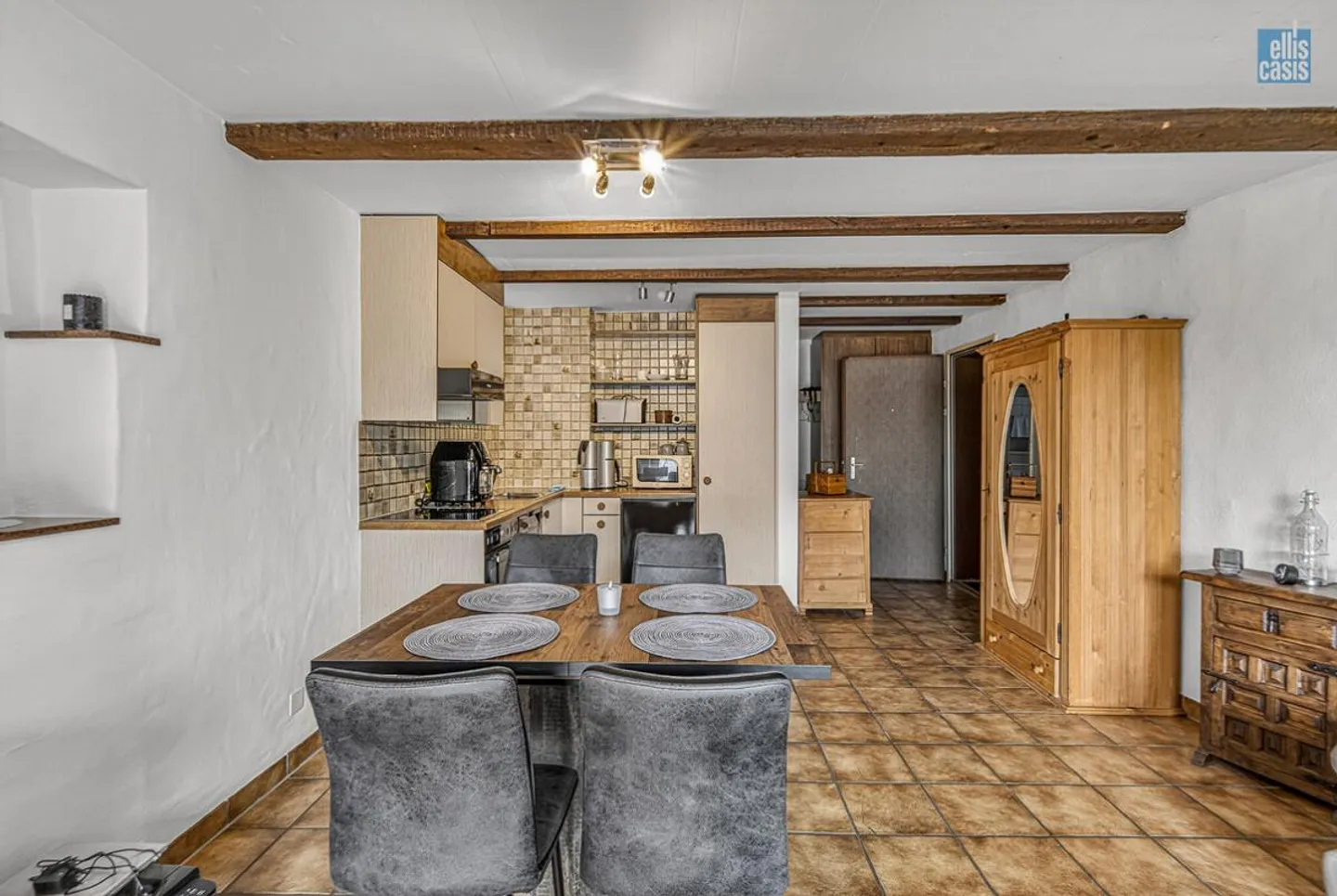 Modernes Mehrfamilienhaus in Russikon - Foto 5 von 22