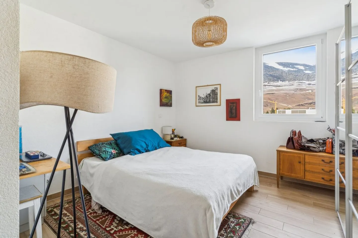 Confort et design au cœur de Conthey : appartement de 3,5 pièces - place de parking intérieure incluse - voiture électrique ok - Photo 6 sur 11