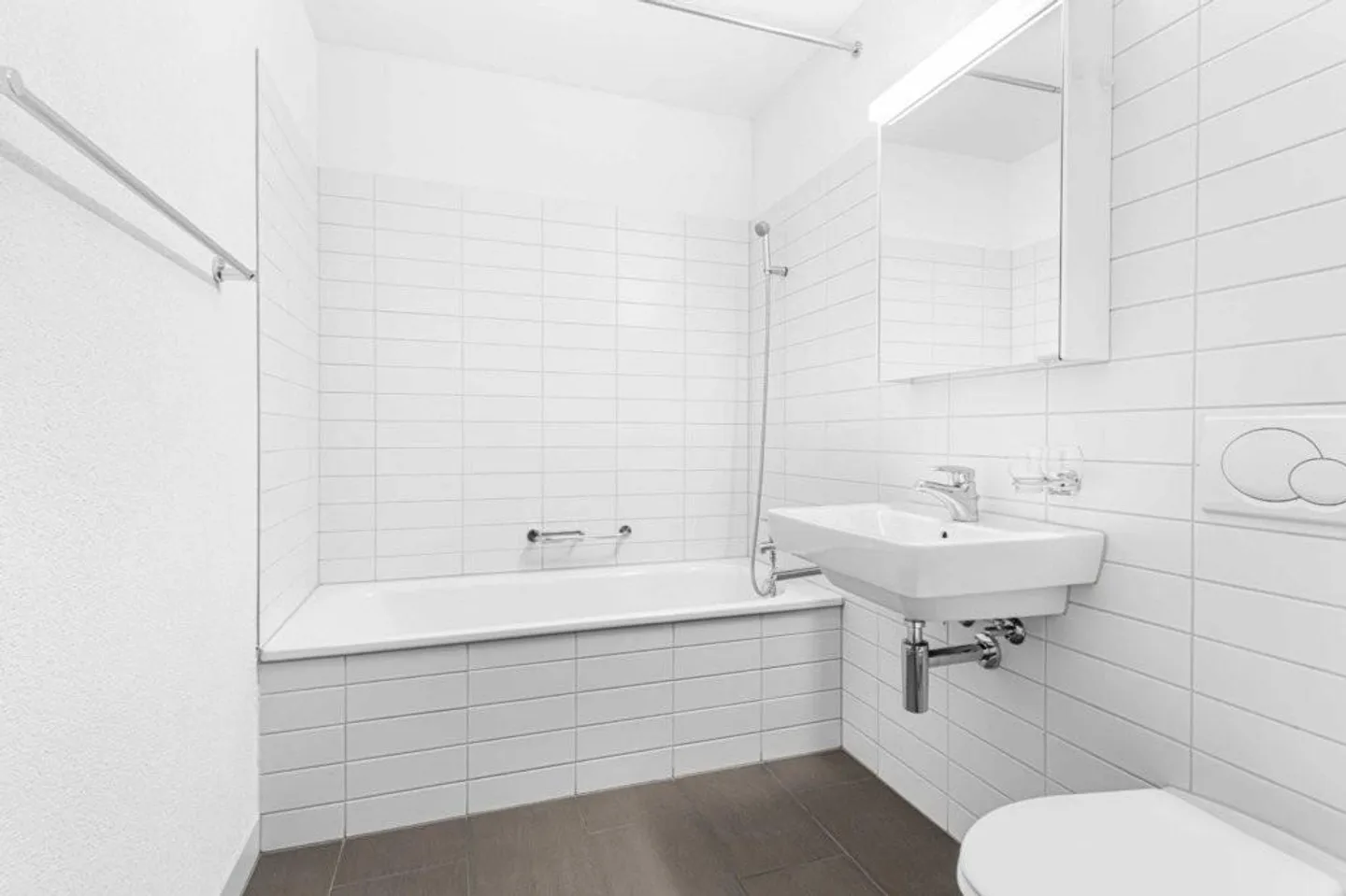 RENT WITHOUT DEPOSIT - Living in the Heart of the Spa District - Photo 4 of 9