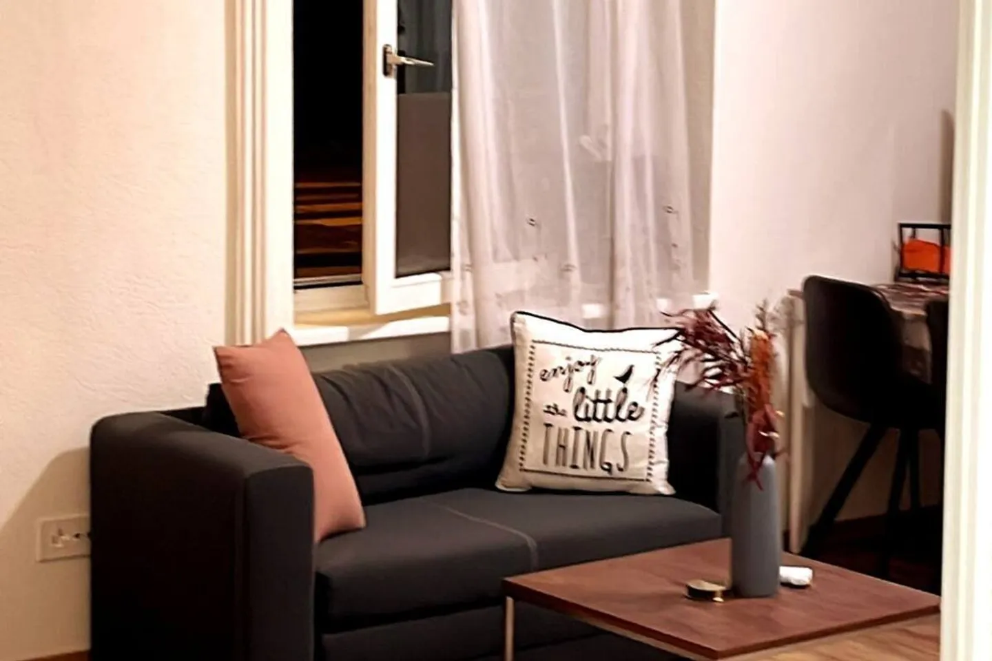 Furnished apartment for rent - Photo 2 of 11