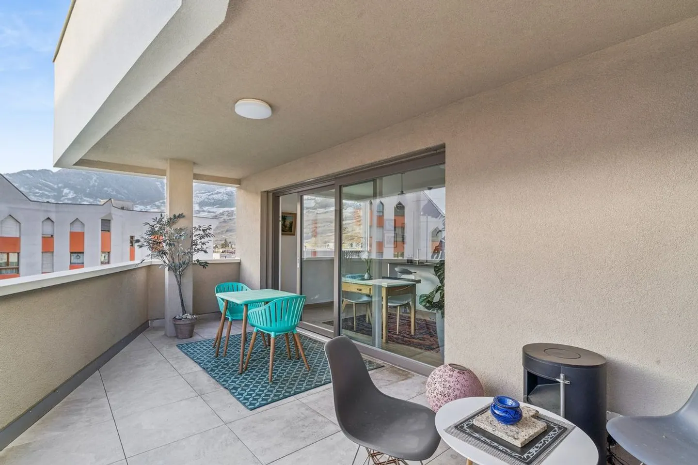 Confort et design au cœur de Conthey : appartement de 3,5 pièces - place de parking intérieure incluse - voiture électrique ok - Photo 10 sur 11