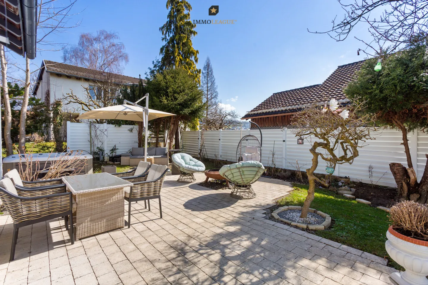 Idylle familiale avec un vaste paradis de jardin - Photo 5 sur 8